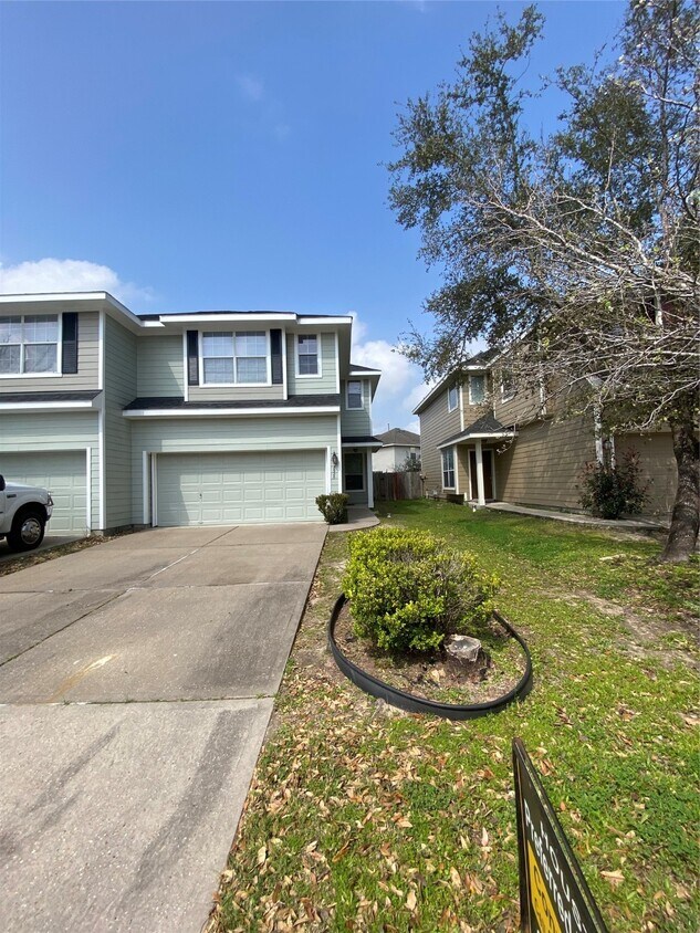 Foto principal - 8925 Elm Drake Ln