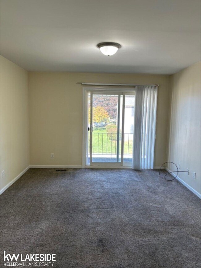 Foto del edificio - 14231 Ivanhoe Dr