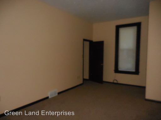 Building Photo - 608 mulberry St