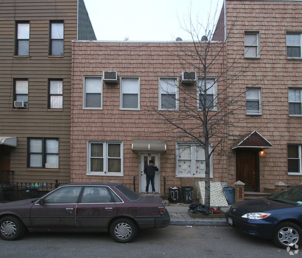 127 McGuinness Blvd, Brooklyn, NY 11222 Apartments in Brooklyn, NY