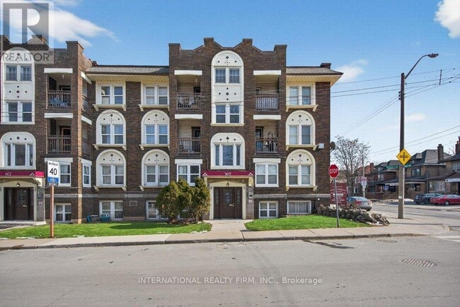 Photo du bâtiment - 109 Balsam Ave S