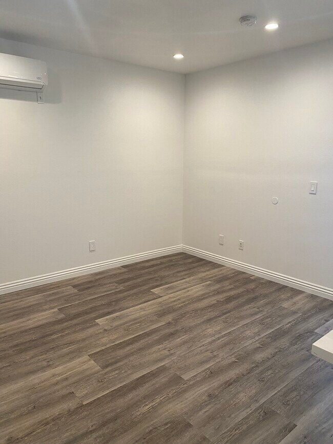 Brand new - 1101 Maxwell St