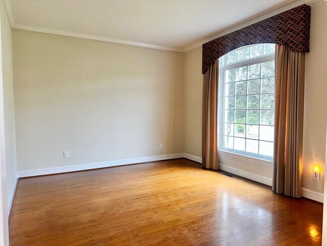 Foto del edificio - 3313 Poplar Chase Ln