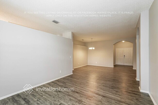 Foto del edificio - 22521 Laureldale Dr