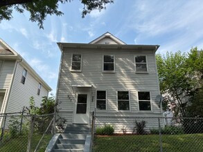 Building Photo - 905 Central Ave W
