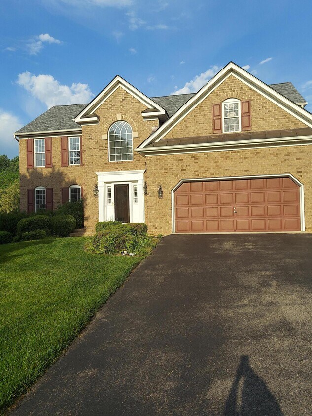 6208 Sandhurst Dr, Cave Spring, VA 24018 House Rental in Cave Spring