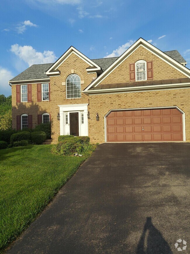 Stone Manor Apartments for Rent Cave Spring, VA 2 Rentals