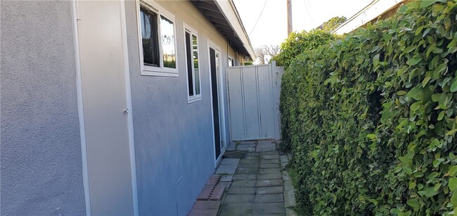 Building Photo - 14281 Green Valley Dr