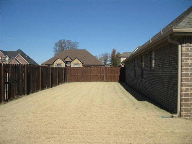 Building Photo - 1660 Quailridge Way