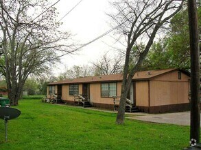 Building Photo - 205 E Elm St