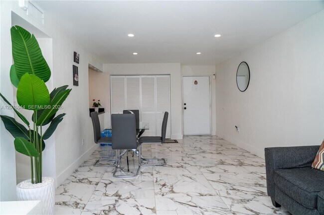 Foto del edificio - 854 NW 87th Ave