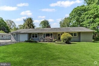 Building Photo - 128 Elkdale Rd
