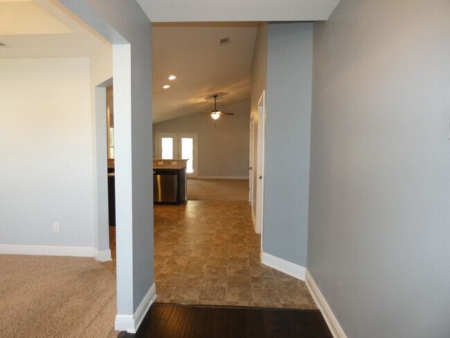 Foto del edificio - 5061 Carley Ct