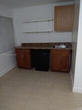 Building Photo - 1831 Rodman St