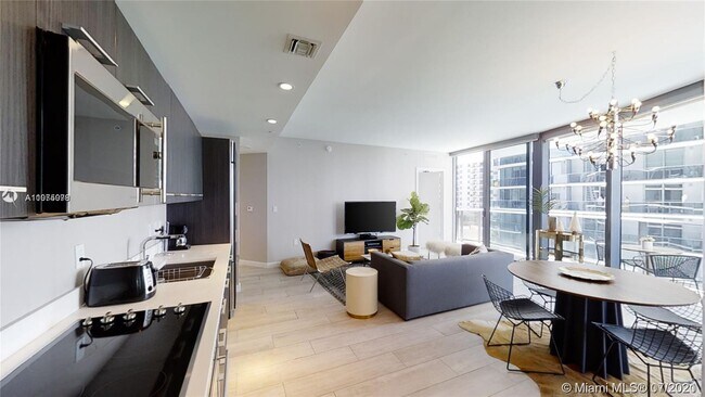 Foto del edificio - 45 SW 9th St