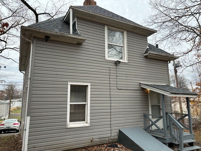 Building Photo - 2427 Switzer Ave