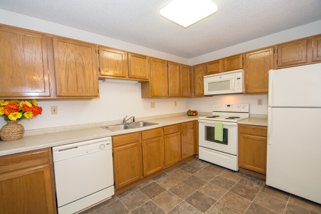 Building Photo - Lexington Townhomes and Apartments