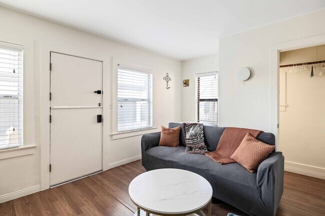 Foto del edificio - 1634 Bayview Dr