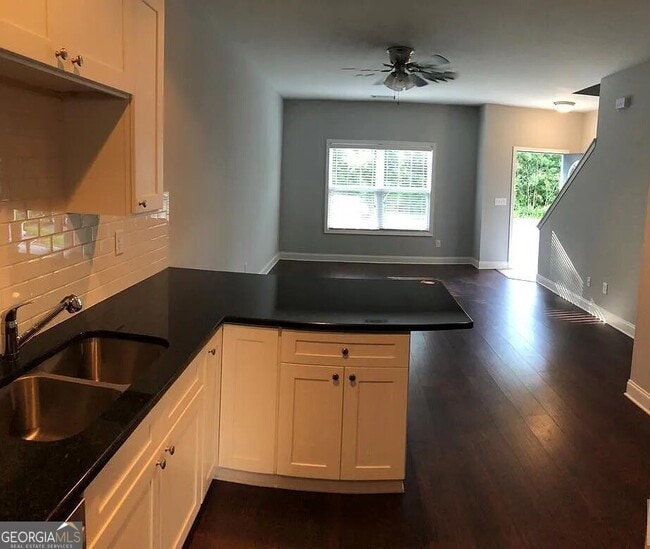 Foto del edificio - 1350 Binghampton Cir