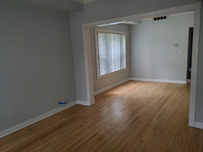 Building Photo - 2157 N Kenneth Ave