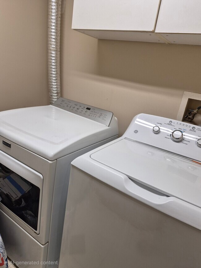 Foto del edificio - 13211 Chalet Pl