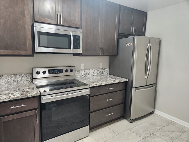 Building Photo - 3525 Lebon Dr