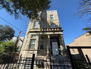 Building Photo - 1142 S Francisco Ave