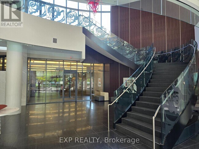 Photo du bâtiment - 5168-5168 Yonge St