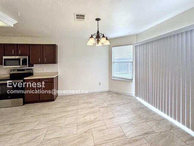 Building Photo - 1303 Casa Blanca Cove