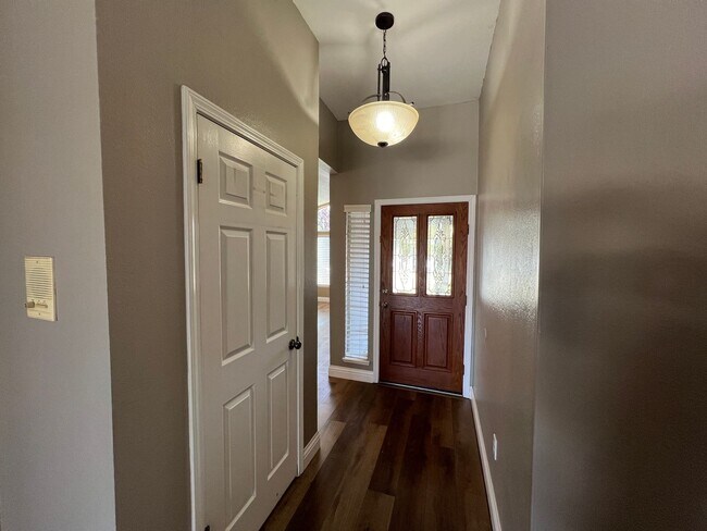 Foto del edificio - 4-bedroom single story home in Turlock!