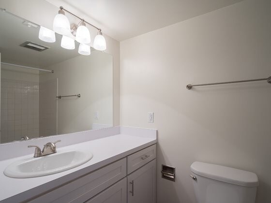 Bathroom - 11569 N Shore Dr