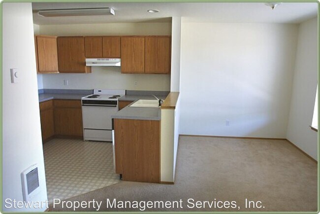 Building Photo - 5382 N Hills Dr