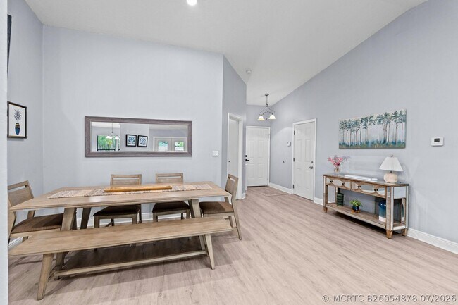 Building Photo - 1599 Bayridge Pl