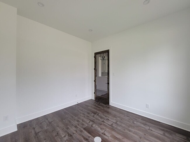 Building Photo - BEAUTIFUL NEW 4 BEDROOM 3.5 BATH W/ STUDY....