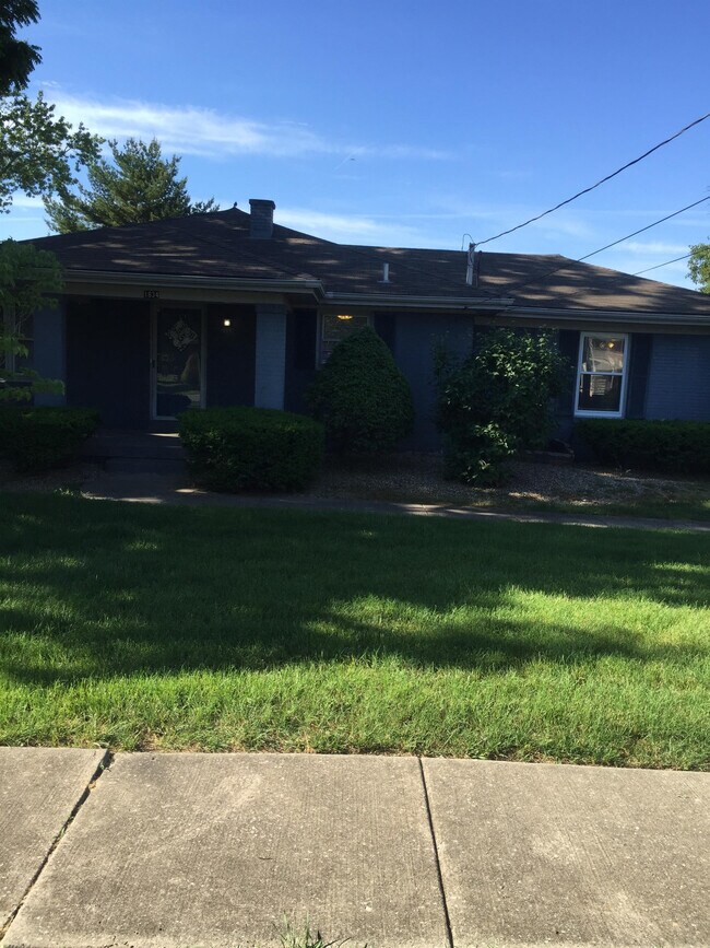 Building Photo - 1834 Kendall Ln