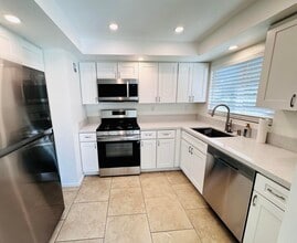 Building Photo - 75245 Vista Corona