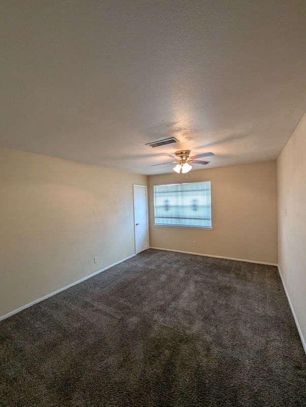 Foto del edificio - 5203 Heathercrest Dr