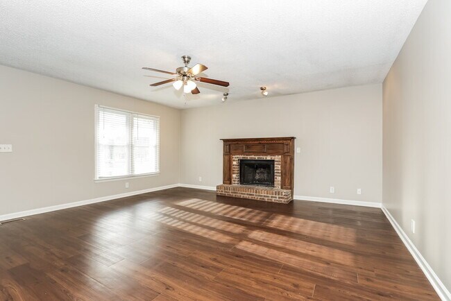 Foto del edificio - 2215 Leeds Ct