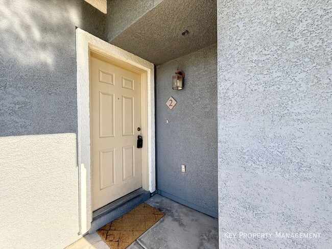 Building Photo - 5975 Barbosa Dr