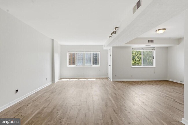 Foto del edificio - 5340 Holmes Run Pkwy