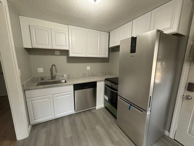 Foto del edificio - 9B White Oak Rd