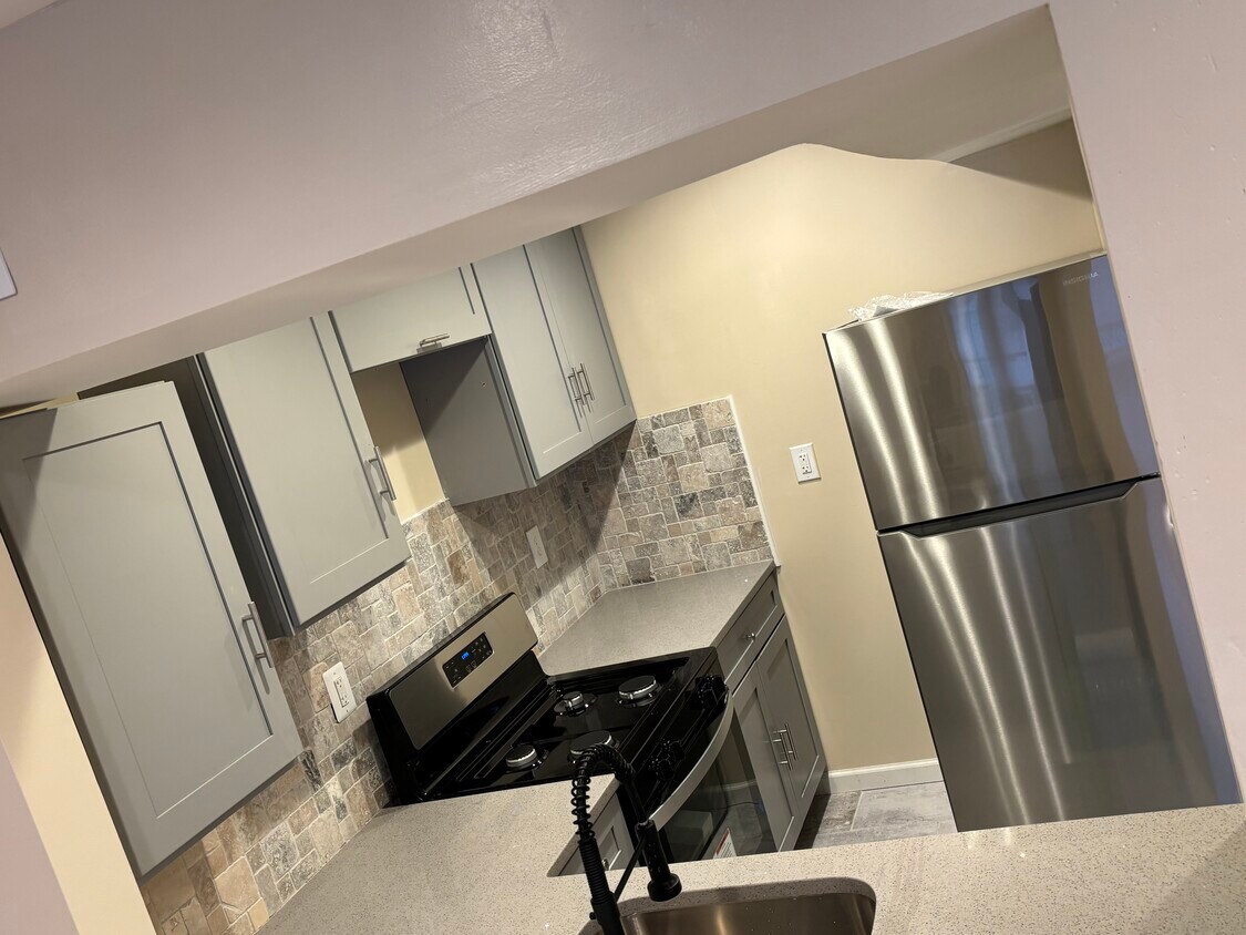 Foto del edificio - 6925 Hillmeyer Ave