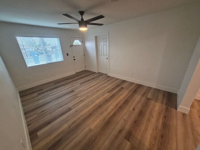 Foto del edificio - Beautifully Renovated 3 bedroom 2 Bath House