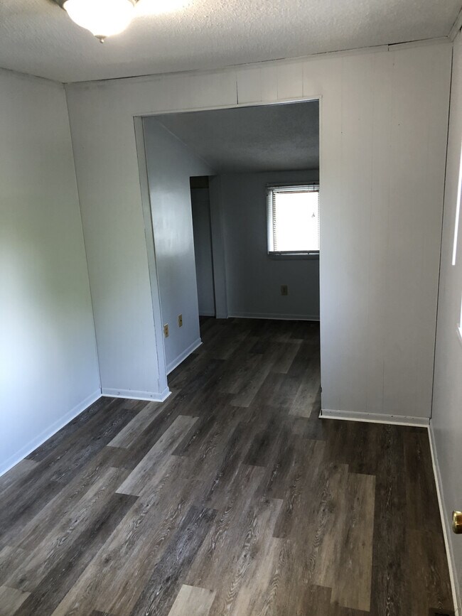 Building Photo - 411 MAPLE