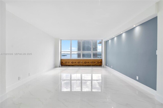 Foto del edificio - 780 NE 69th St