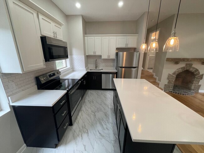 Building Photo - 3837 Beechwood Blvd