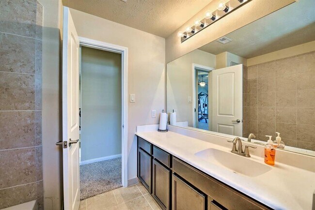 Foto del edificio - 3638 Aldridge Dr