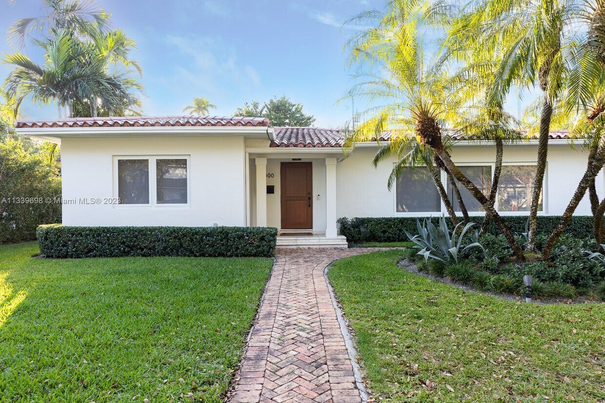 Foto principal - 6000 San Vicente St