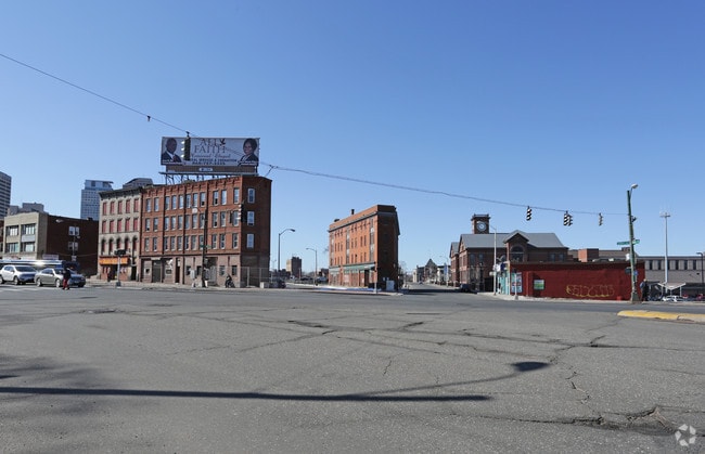 Building Photo - 1359 Main St