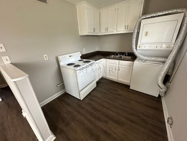 Foto del edificio - 6204 E 155th St